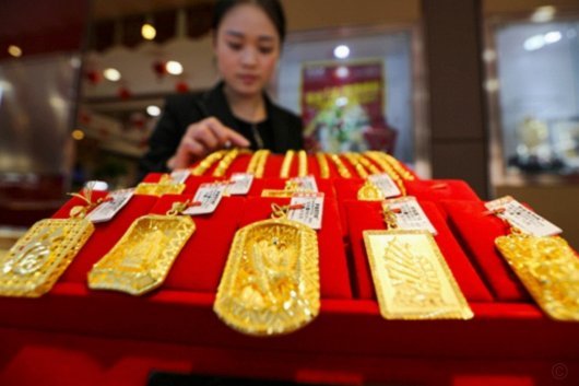 今日黄金价格波动与影响因素